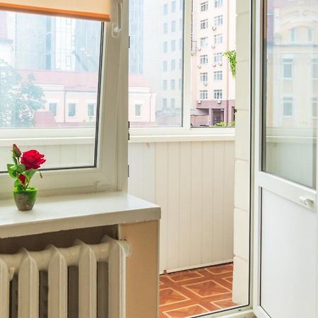 1 Комнатная Квартира По Улице Предславинская, 12 Kiew Exterior foto