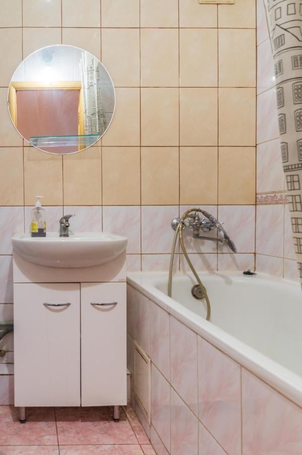 1 Комнатная Квартира По Улице Предславинская, 12 Kiew Exterior foto